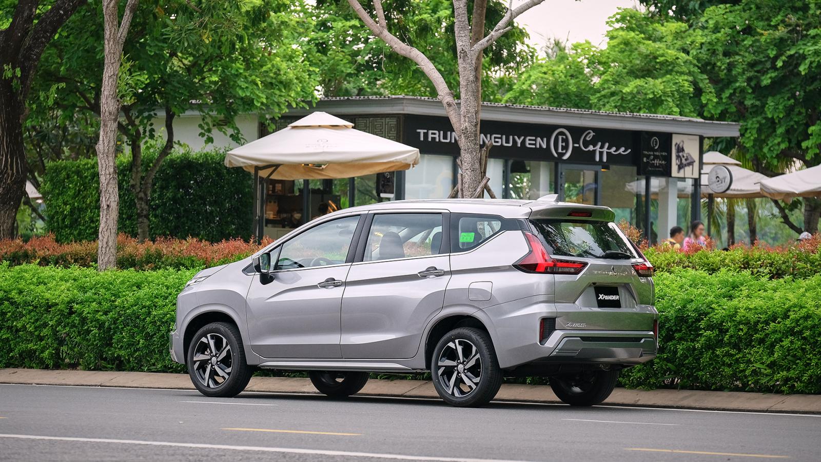 hông xe Mitsubishi Xpander 2022.