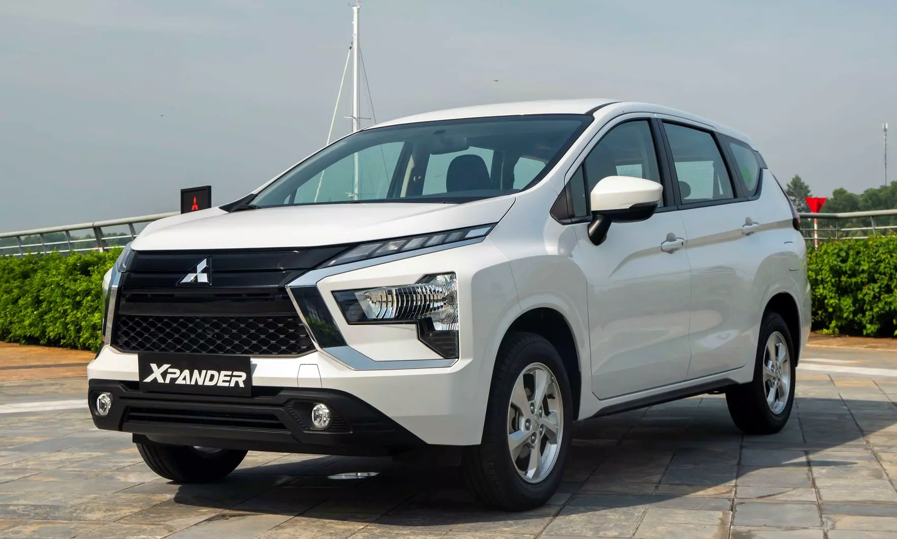 Mitsubishi Xpander AT Eco 2024