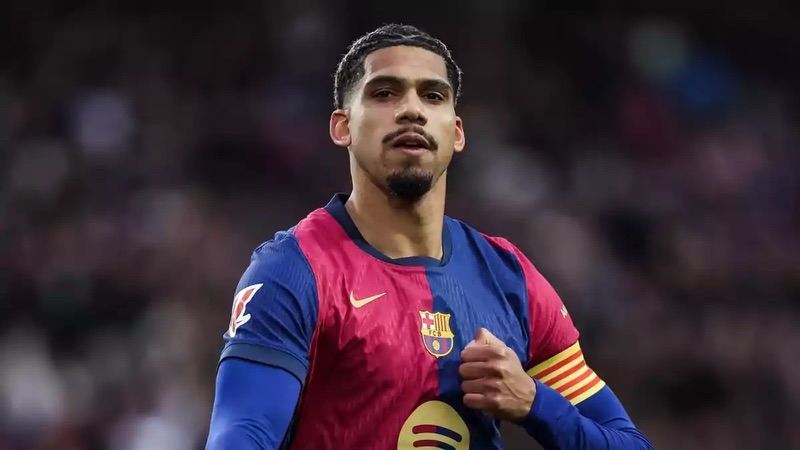Thật đáng tiếc khi mọi thứ thay đổi quá nhanh. Cầu thủ Ronald Araujo - Thay đổi chóng mặt tại Barca