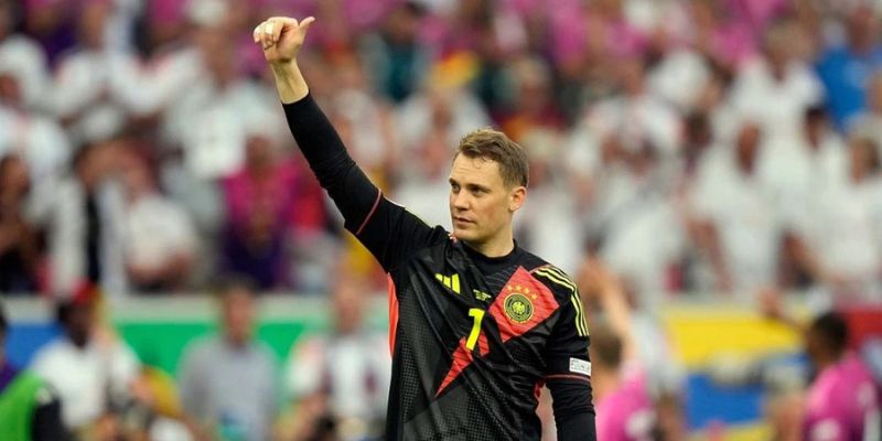 Manuel Neuer cùng đội tuyển Đức vô địch World Cup 2014