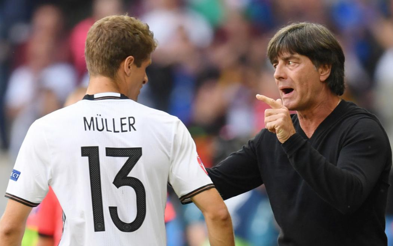 Chiến Thuật False Nine: Cuộc Cách Mạng "Số 9 Ảo" Trong Bóng Đá