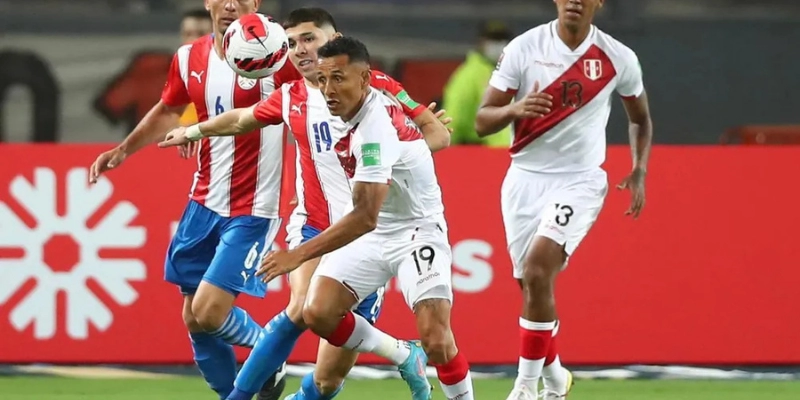 Đội Tuyển Peru: Hành Trình Và Bản Sắc 2 Đội tuyển Peru ăn mừng chiến thắng