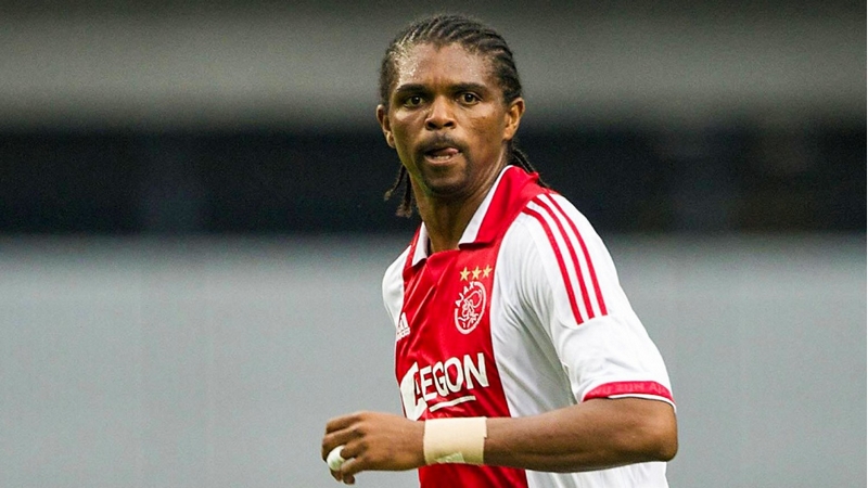 Nwankwo Kanu chắc chắn là cầu thủ Nigeria thành công nhất Huyền thoại Arsenal Nwankwo Kanu
