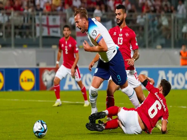 Trung Phong Trong Bóng Đá Là Gì? Vai Trò Và Kỹ Năng Cần Có