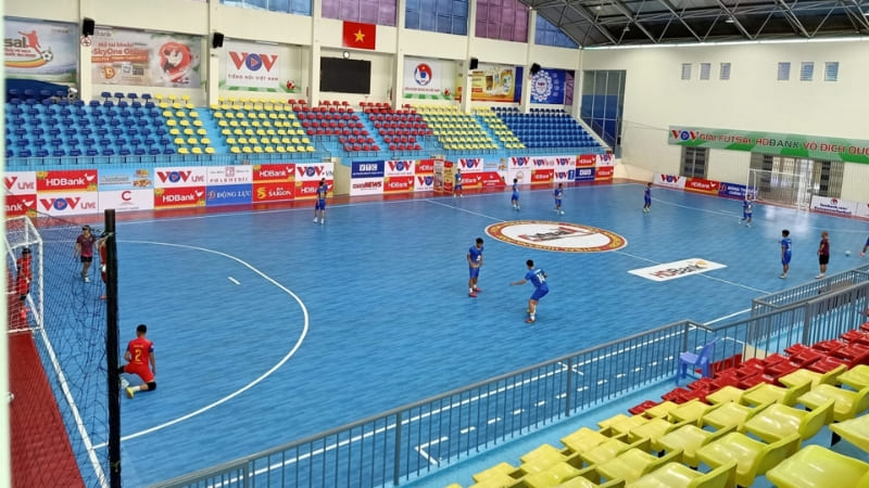 Bóng đá Futsal là gì? Những điều cơ bản về môn bóng đá trong nhà – Động Lực Sport