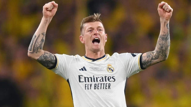 NÓNG: Toni Kroos tái xuất đội bóng vĩ đại nhất châu Âu